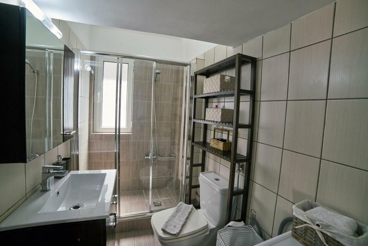 V&V Central & Elegant Apartment Athens Exterior photo