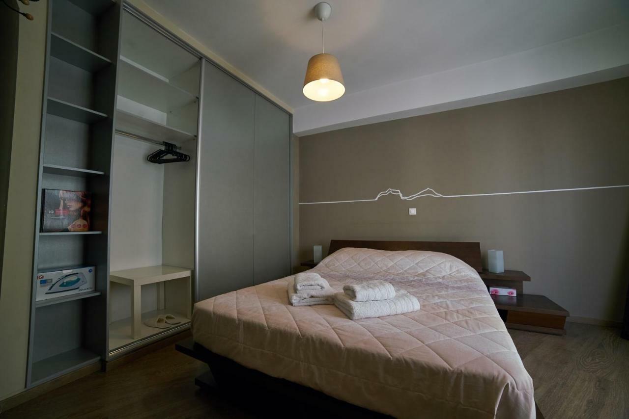V&V Central & Elegant Apartment Athens Exterior photo